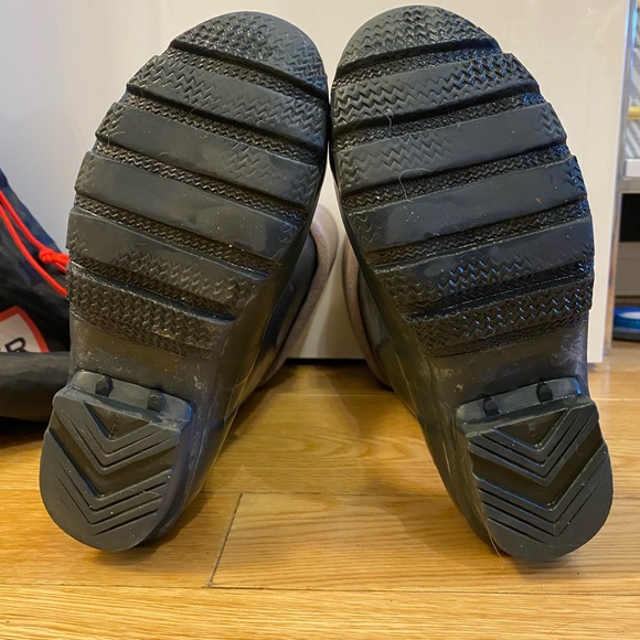 HUNTER Navy Tall Rain Boots with Fleece Socks, Bag - Picture 8 of 15